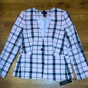 DONNA KARAN  NEW YORK Blazer size 10. Tag is not attached